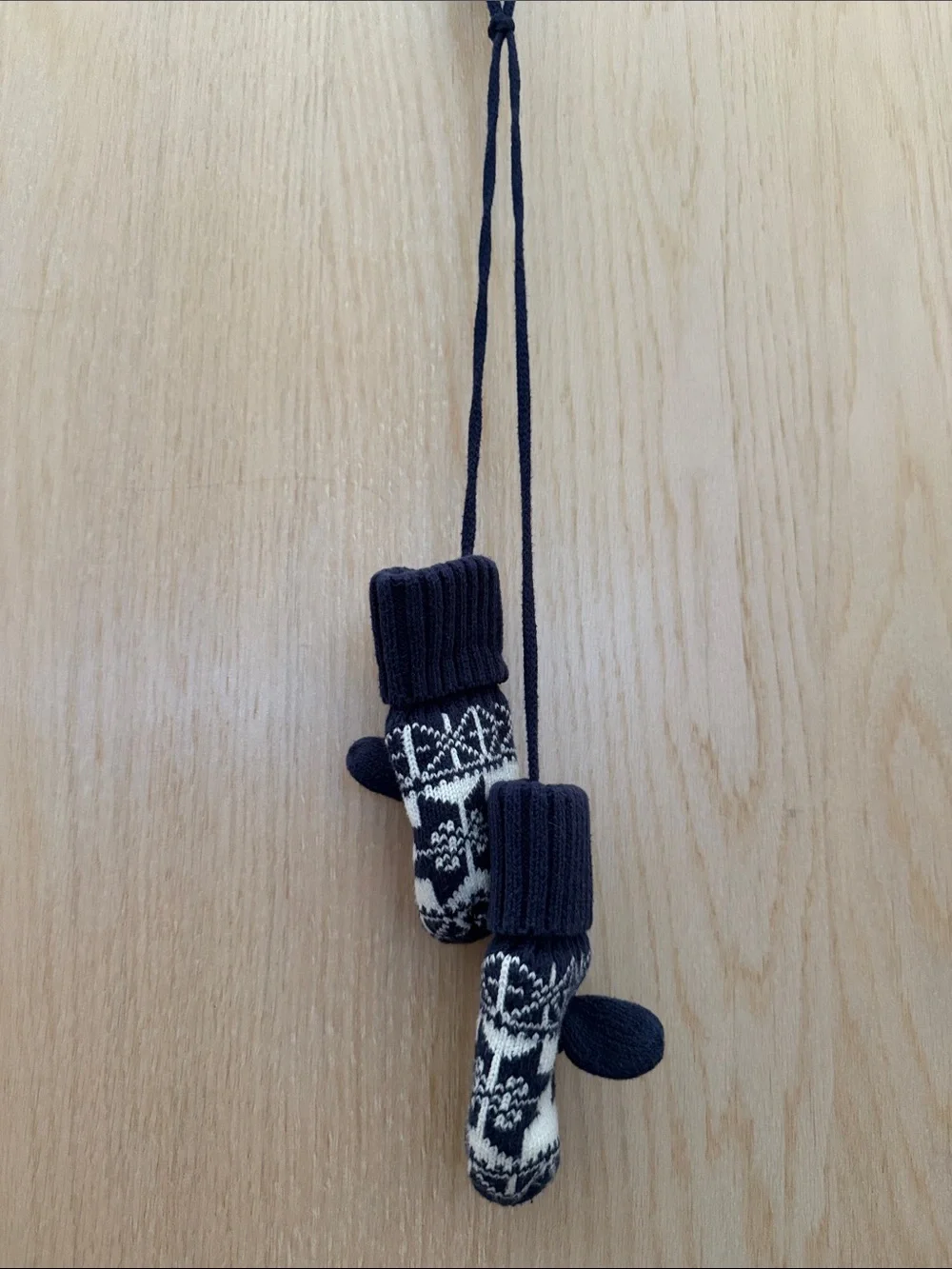 Hanna Andersson Navy and Cream Nordic Knit Mittens on String
